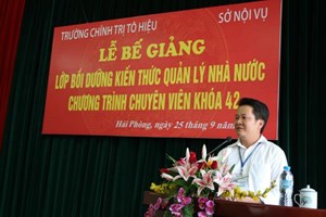 Bế giảng lớp Bồi dưỡng kiến thức quản lý nhà nước chương trình chuyên viên khóa 42