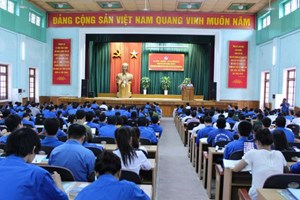 Khai giảng Lớp Bồi dưỡng nghiệp vụ cán bộ Đoàn, Hội đợt 1; Tuyên dương thanh niên tiên tiến làm theo lời Bác năm 2014