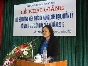 Khai giảng lớp Bồi dưỡng kiến thức, kỹ năng lãnh đạo, quản lý  đối với Bí thư Đảng ủy cấp xã năm 2013 