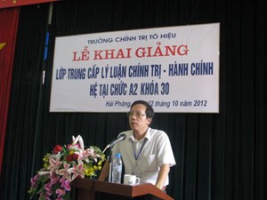 Khai giảng lớp Trung cấp lý luận chính trị - hành chính hệ tại chức A2 khóa 30