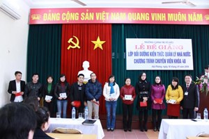 Lễ bế giảng Lớp bồi dưỡng kiến thức quản lý nhà nước chương trình chuyên viên khóa 40